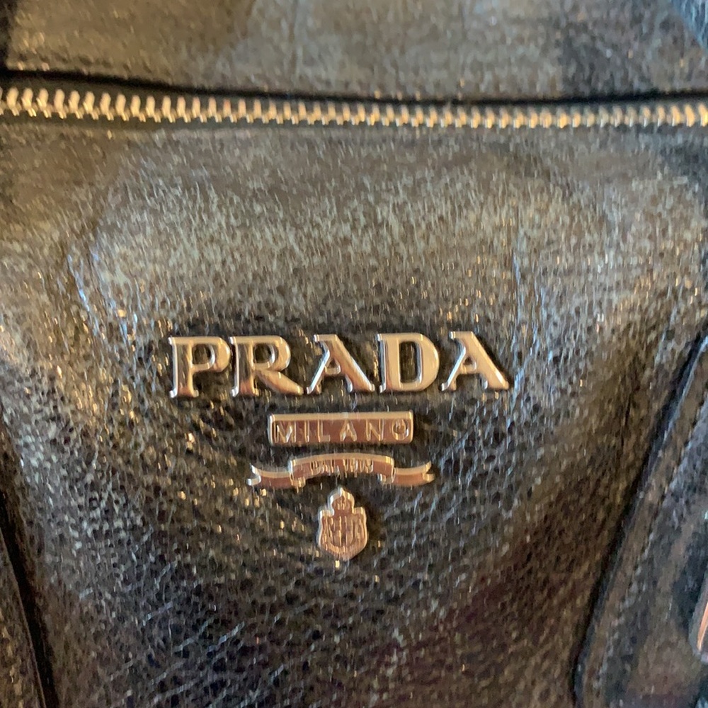 Prada handbag - Picture 2 of 13